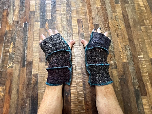 Punk Arm Warmers - Dog Walker Mittens - Writing Gloves - Peasant Gloves